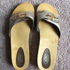 Dr. Scholl’s original wood sandals